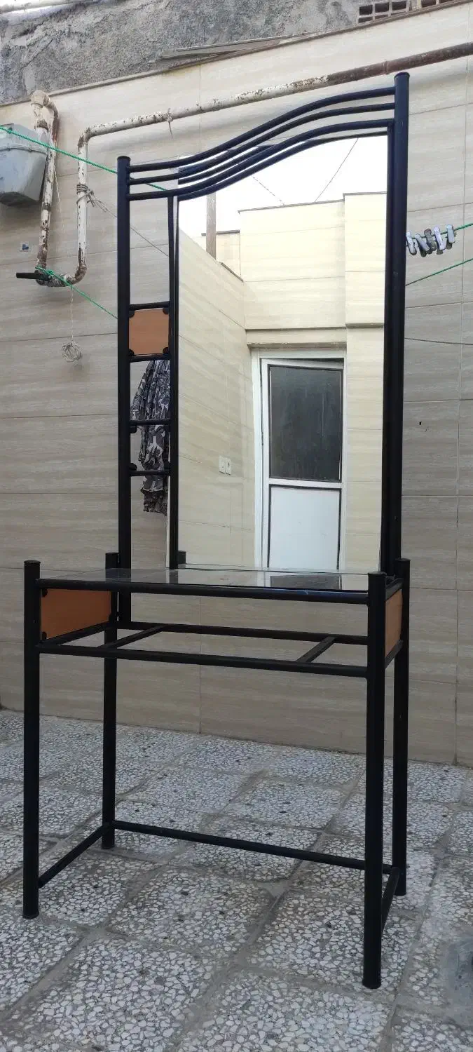 میز آرایش تمیز و سالم|مبلمان خانگی و میز عسلی|نجف‌آباد, صالح آباد|دیوار