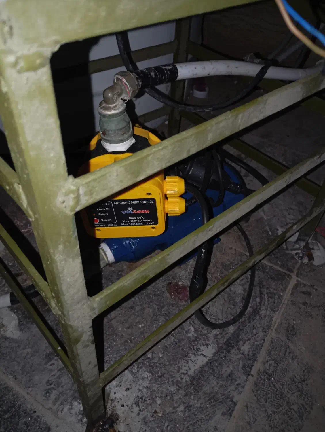 تاسیسات آب|خدمات پیشه و مهارت|کیش, |دیوار