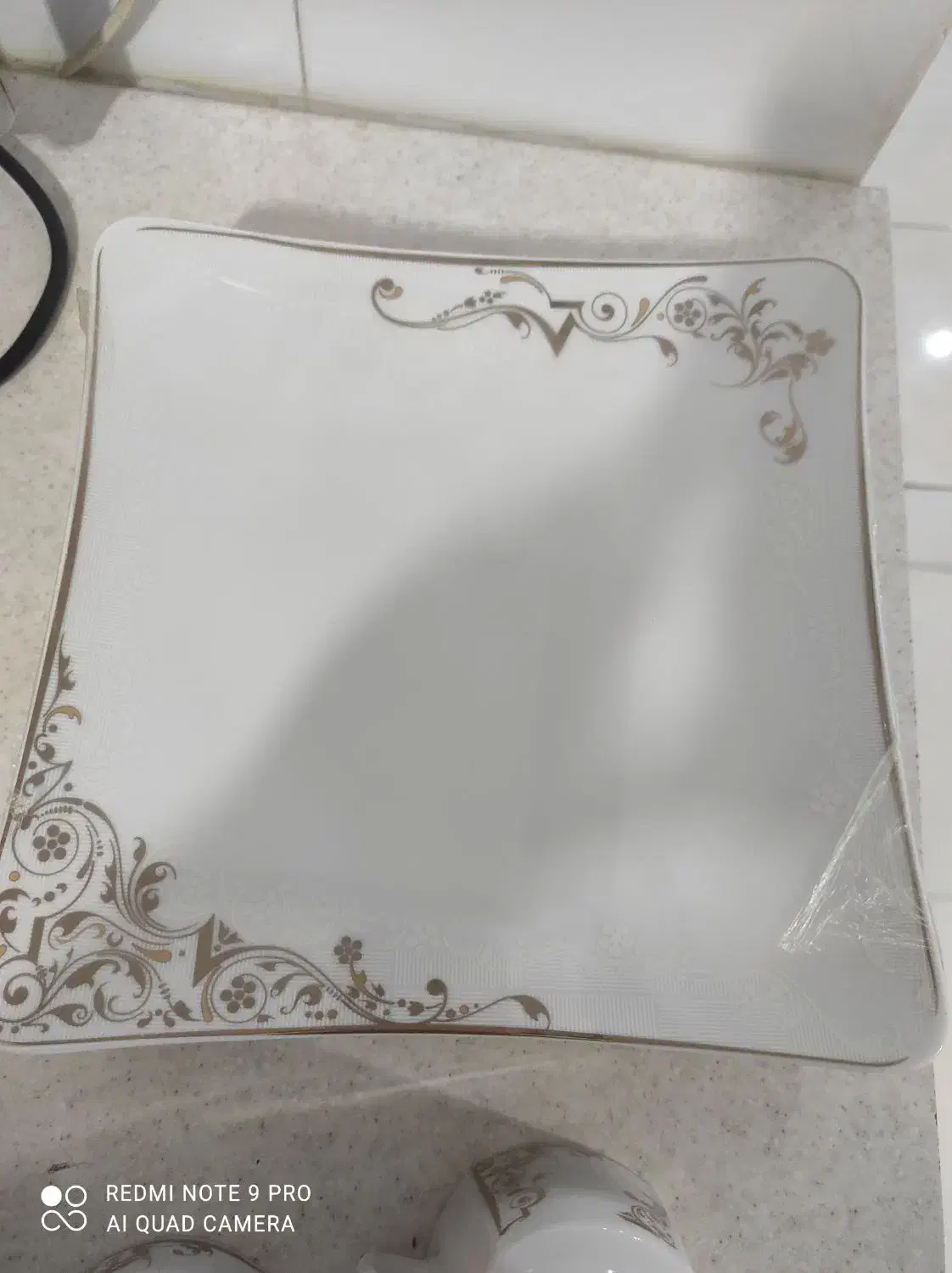 سرویس ۱۸ نفره چینی ۱۰۵ پارچه|ظروف سرو و پذیرایی|کرج, برغان|دیوار