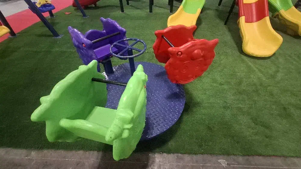 چرخ وفلک پلی اتیلن|اسباب‌‌بازی|شیراز, گویم|دیوار