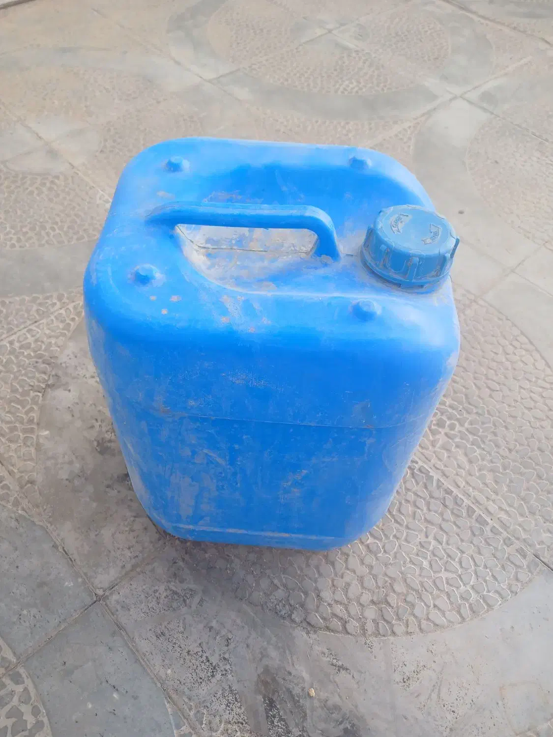 گالن ۲۰ لیتری جنس خوب و مواد اول|ظروف نگهدارنده، پلاستیکی، یک‌بارمصرف|خواف, |دیوار