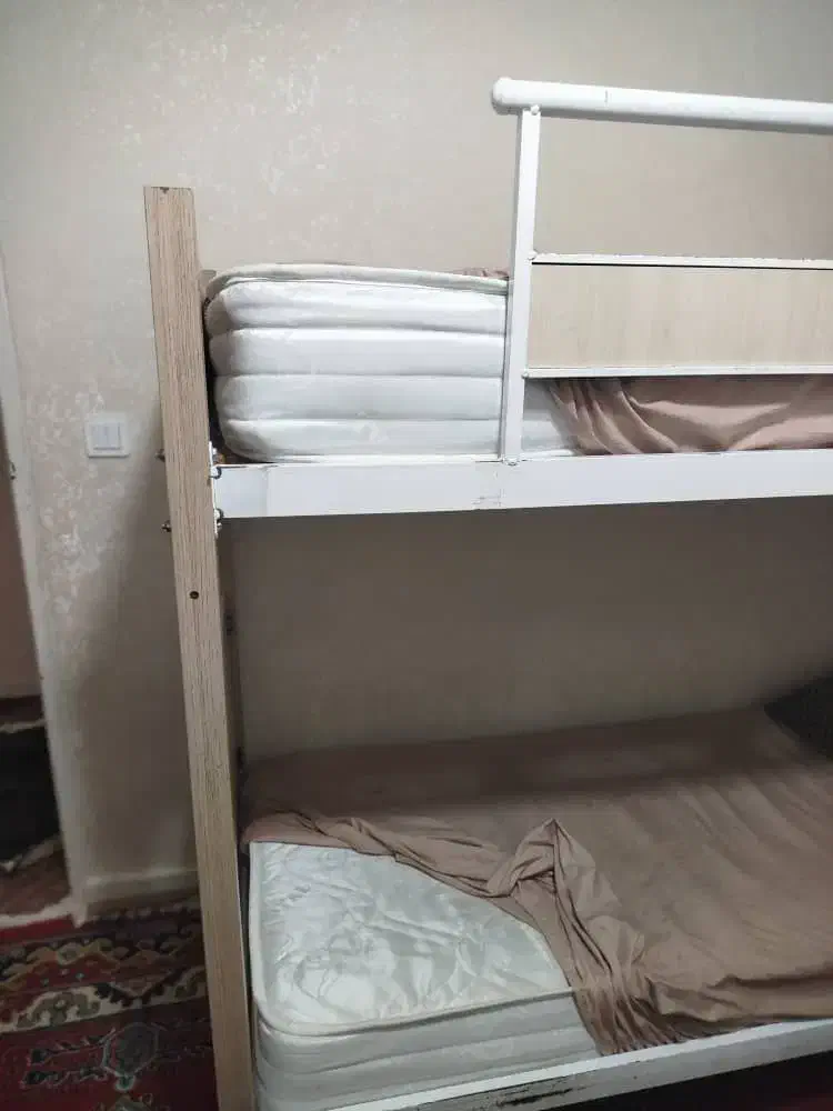 تخت دونفره درحد نو|تخت و سرویس خواب|کرج, ساسانی (قلمستان)|دیوار