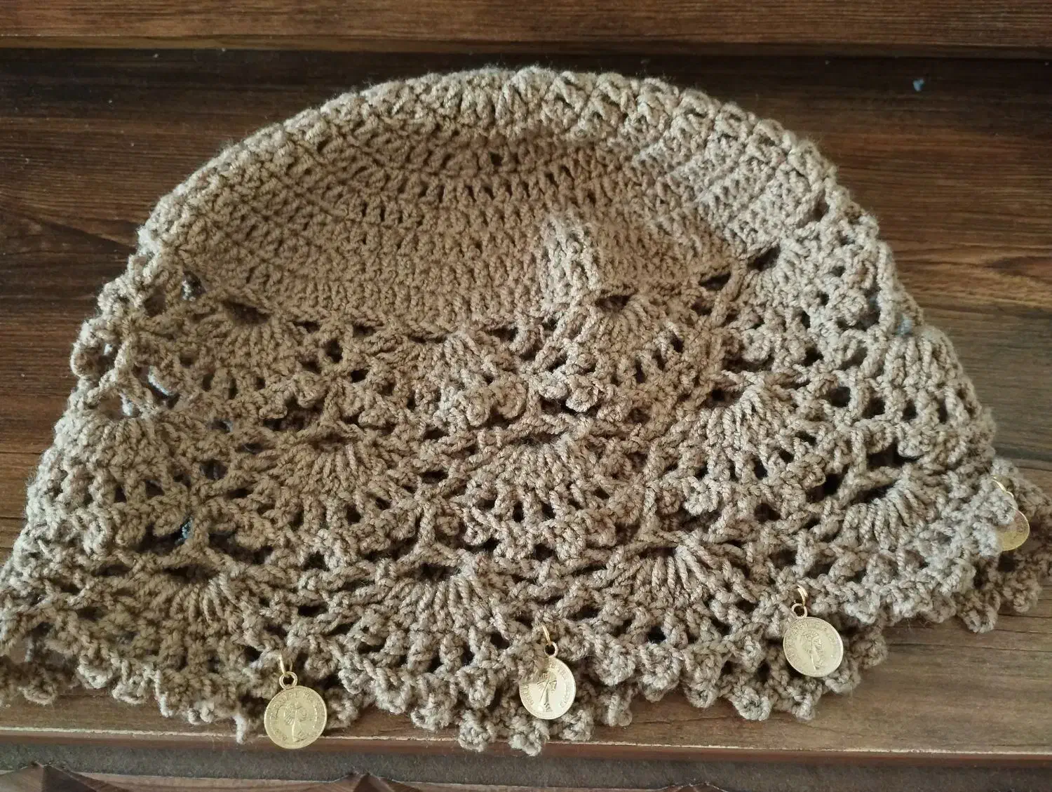 کلاه بافت|لباس|شیراز, شیشه‌گری|دیوار