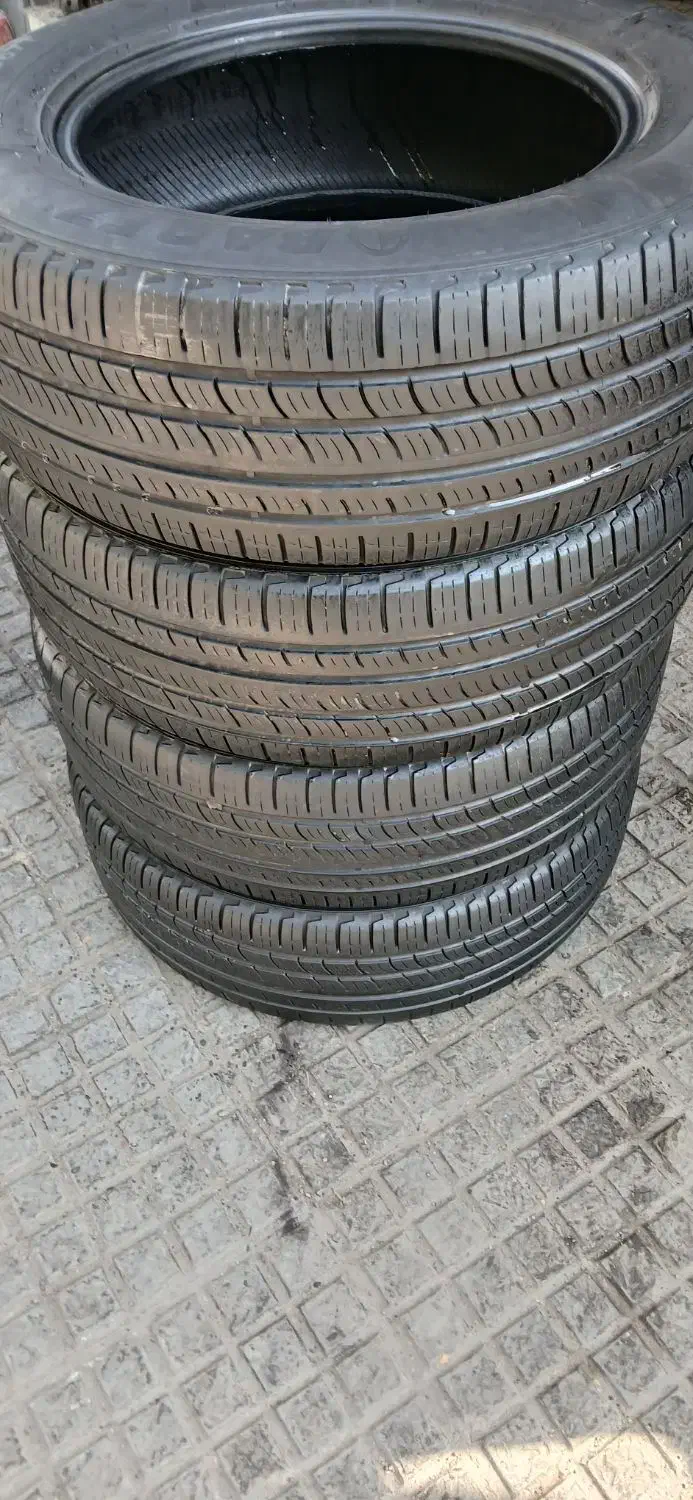 لاستیک ۲۲۳،۶۵،۱۷ بارز تایر ۴ حلقه|قطعات یدکی و لوازم جانبی|اصفهان, پوریای ولی|دیوار