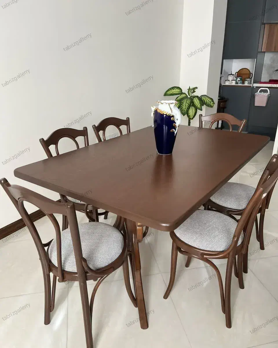 میز و صندلی چوبی (سبک لهستانی)|میز و صندلی غذاخوری|رشت, پارک شهر|دیوار