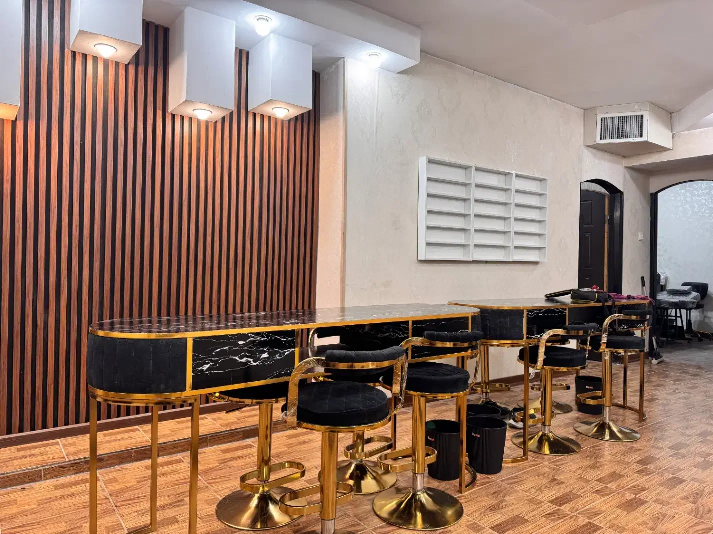 اجاره لاین سالن زیبایی|خدمات آرایشگری و زیبایی|مشهد, چهارچشمه|دیوار