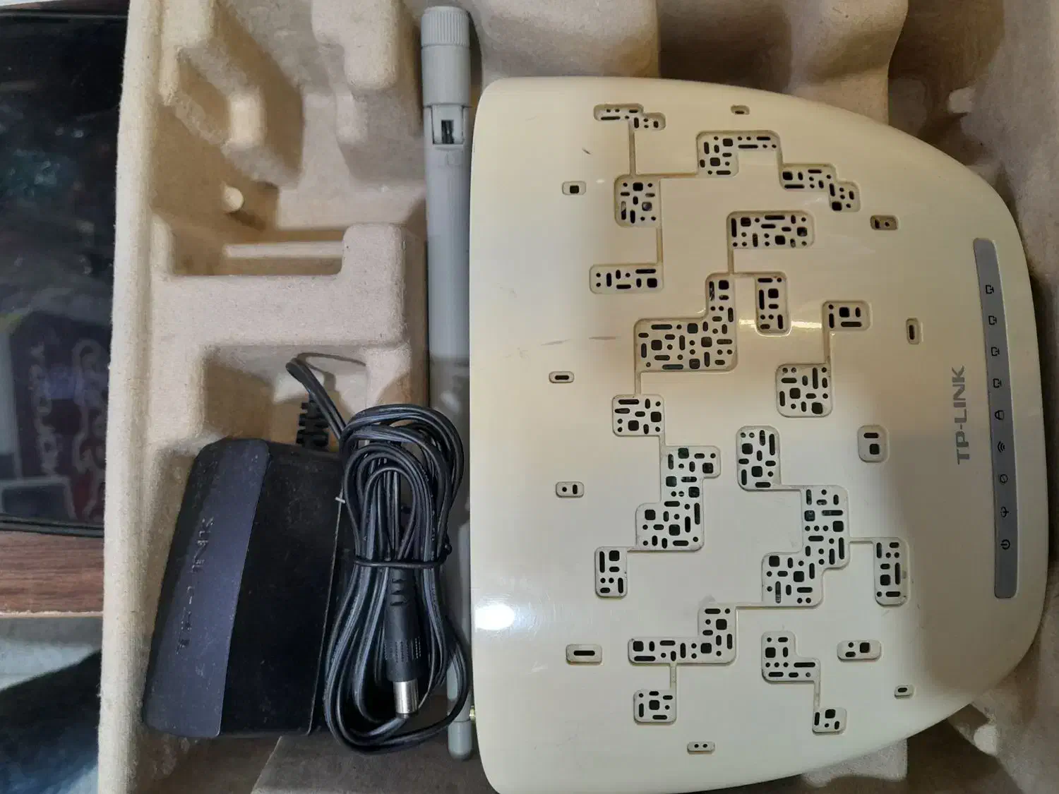 مودم ADSL|مودم و تجهیزات شبکه|اندیشه, اندیشه فاز ۳|دیوار