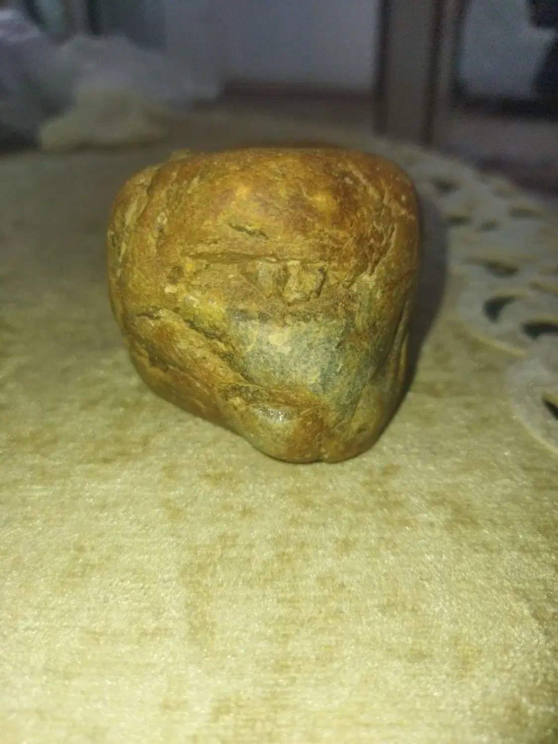 سنگ قیمتی یک عدد سنگ قیمتی تقریباً به وزن ی|کلکسیون اشیاء عتیقه|ارومیه, |دیوار