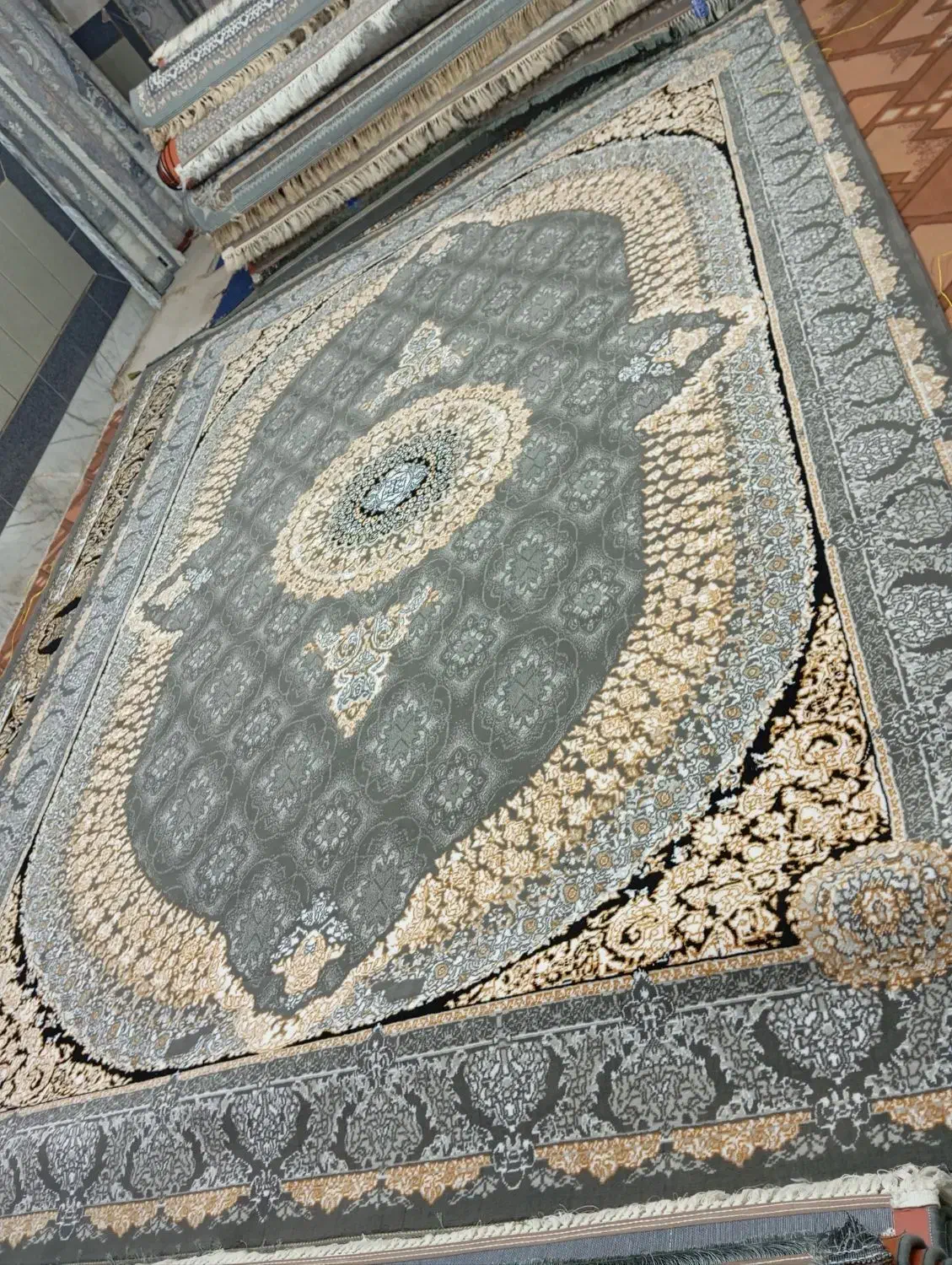 فرش ۱۲متری فقط ۴میلیون‌  نو داخل کاور|فرش|زاهدان, |دیوار