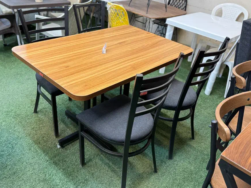 صندلی ومیز بار جزیره اپن رستورانی در خیابان کاشانی|کافی‌شاپ و رستوران|مشهد, عامل|دیوار