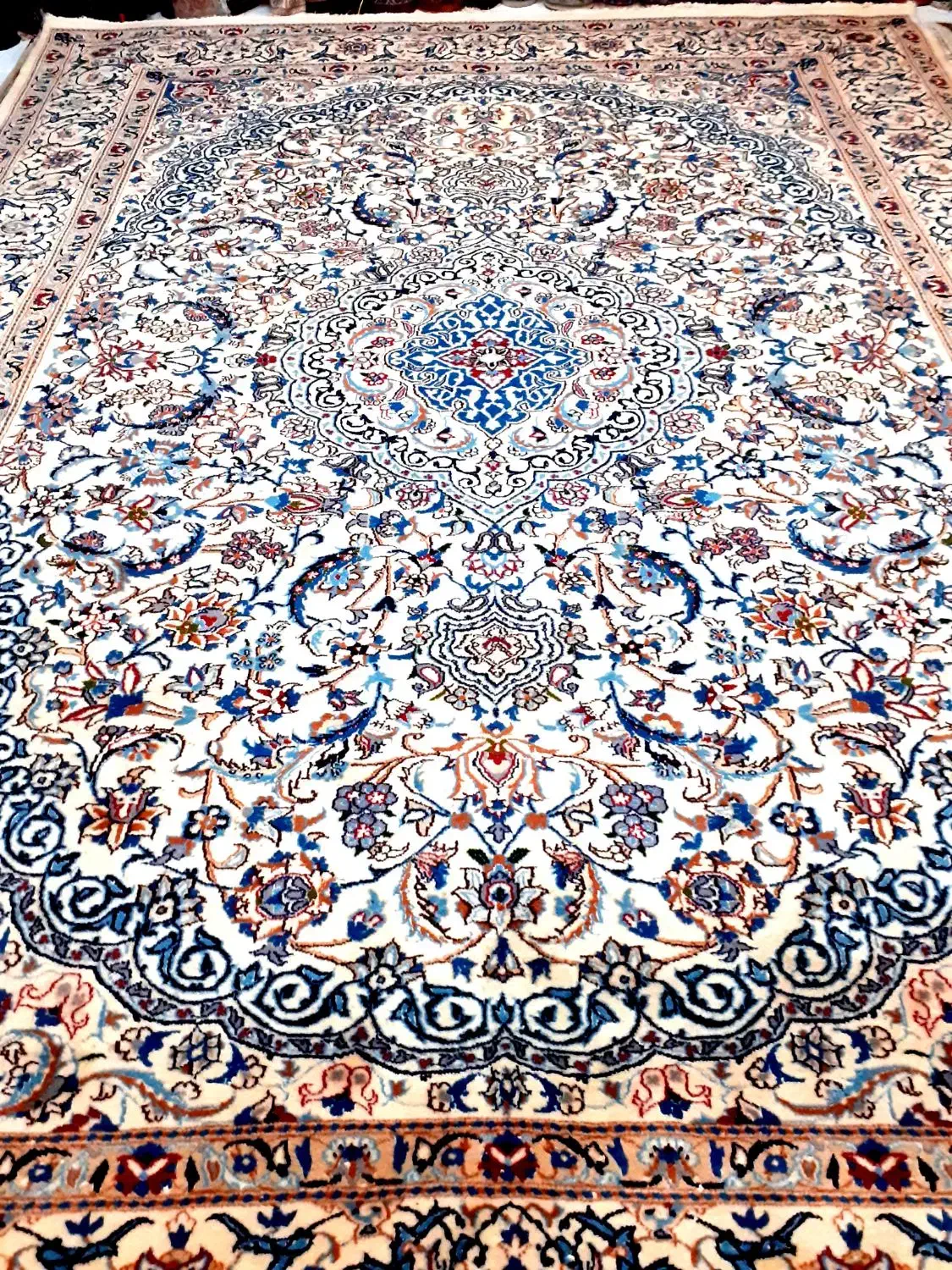 اقساط بی بهره فرش دست بافت گل ابریشم ۱۲ متری نائین|فرش|تهران, گلستان (شهرک راه آهن)|دیوار