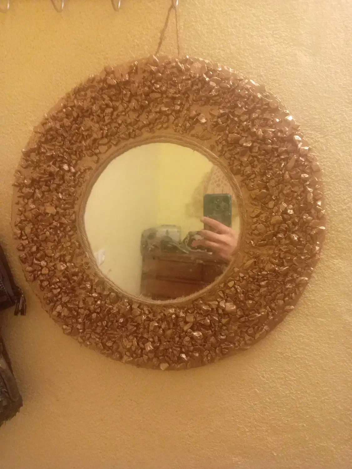 آینه زیبا|آینه|نیشابور, خط کاشمر|دیوار