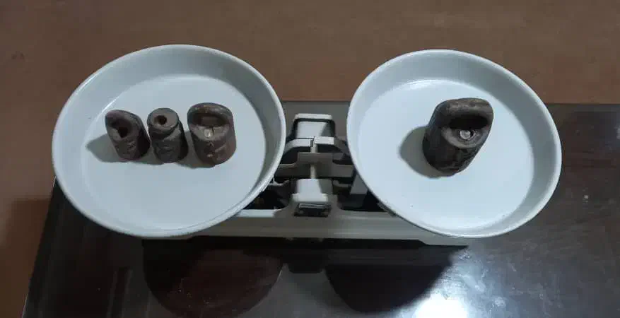 ترازوی دو کفه  10کیلویی  در حد نو همراه با 4سنگ|فروشگاه و مغازه|شاهین‌شهر, حافظ شمالی|دیوار