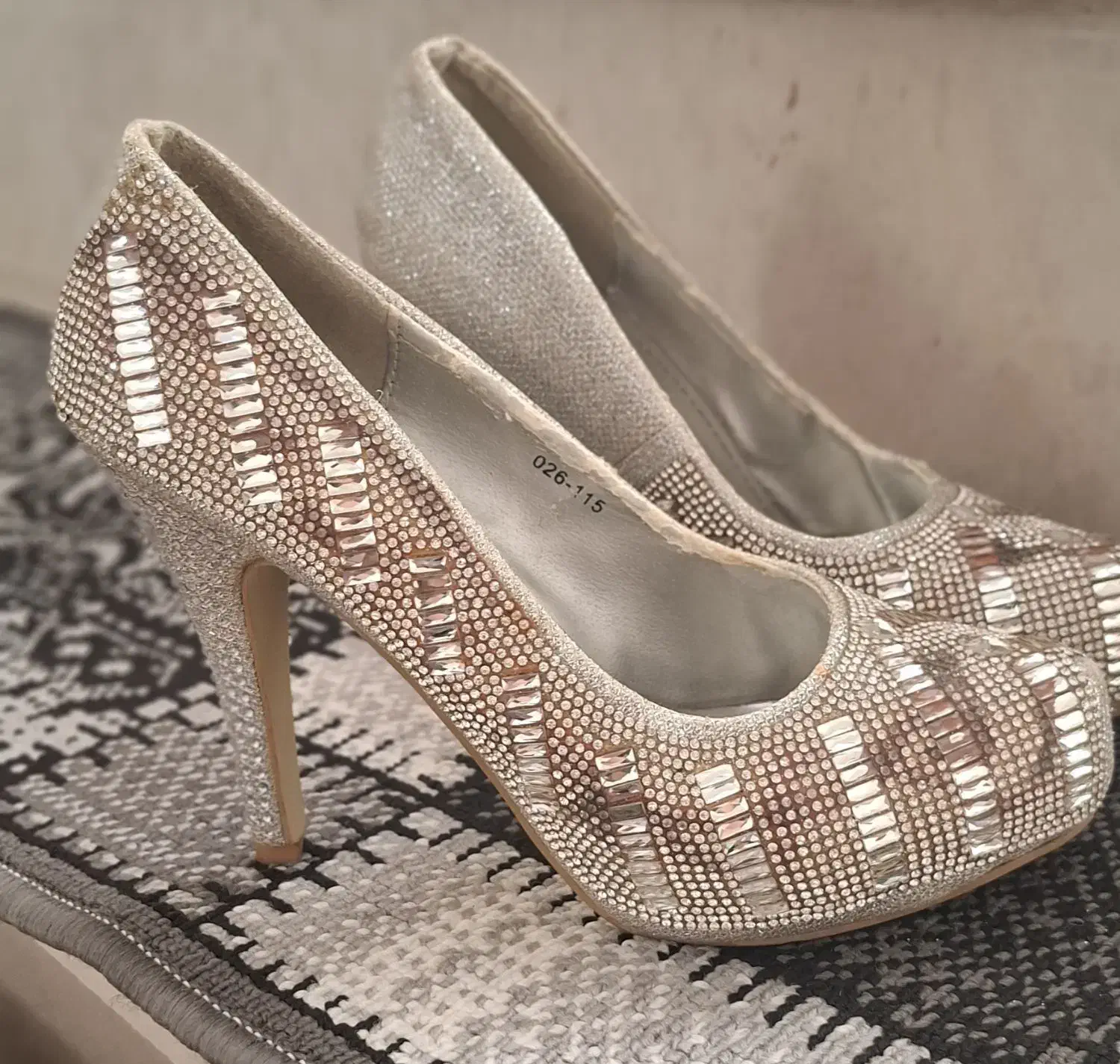 کفش مجلسی پاشنه بلند|کیف، کفش، کمربند|پیشوا, |دیوار