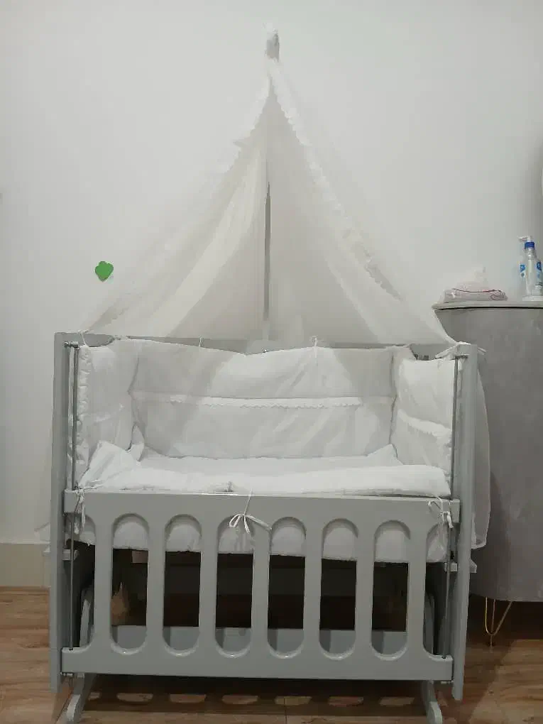 گهواره کنار تخت مادر|تخت و سرویس خواب|سنندج, |دیوار