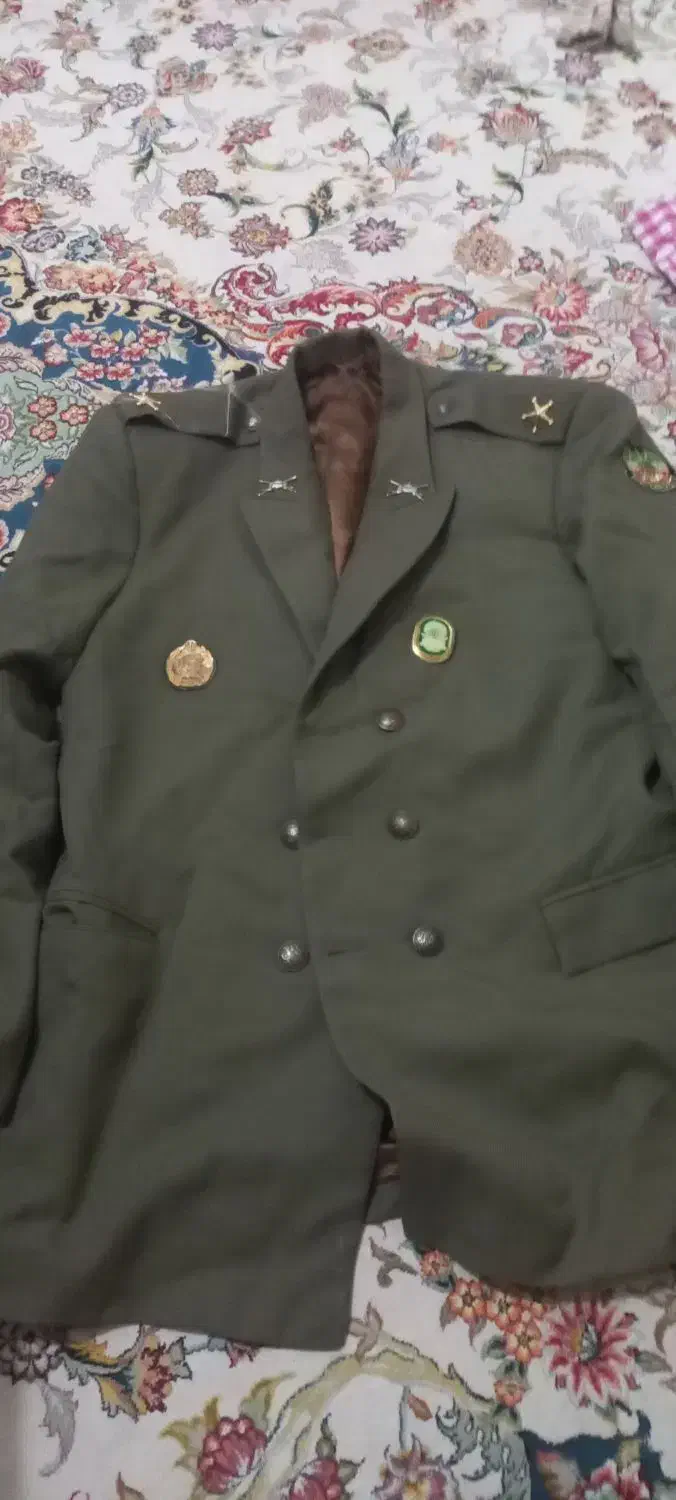 لباس نظامی|لباس|خرم‌آباد, |دیوار