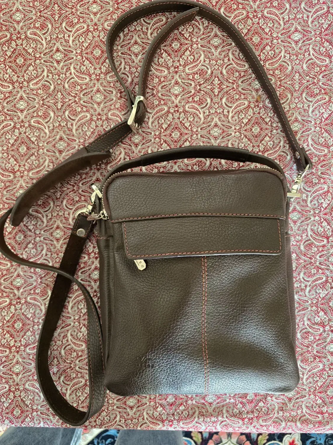 کیف چرم|کیف، کفش، کمربند|صدرا-فارس, فاز ۱|دیوار