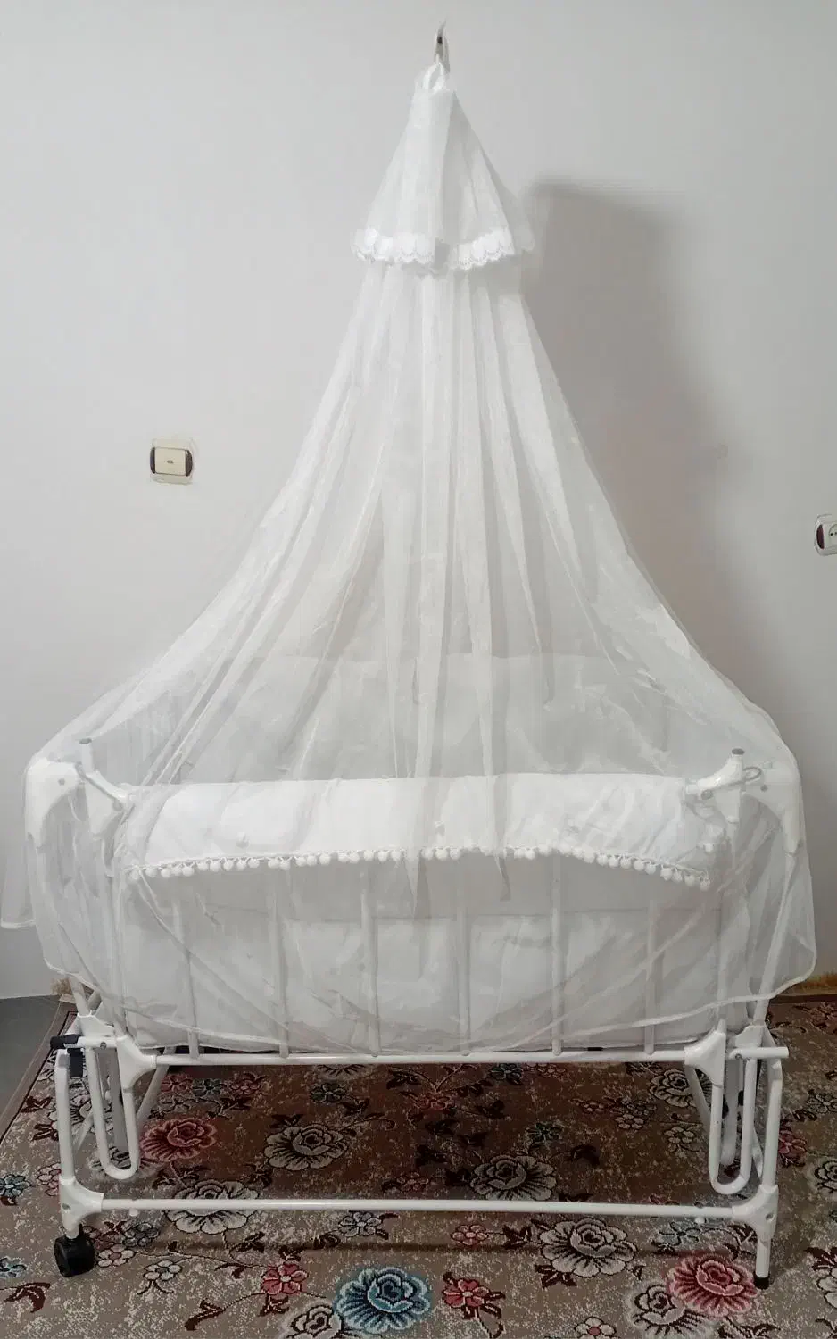 لندی|تخت و صندلی بچه|آبگرم, |دیوار