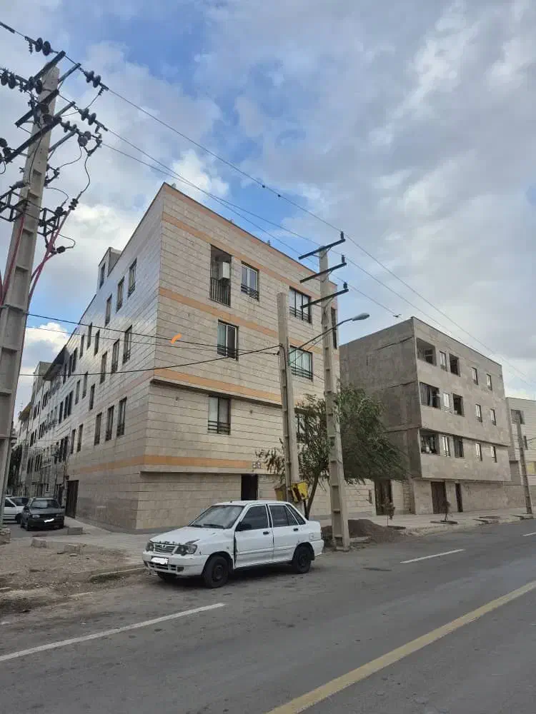 فروش واحد 104 متر سه نبش نورگیر زمین های یحیی پور|فروش آپارتمان|الوند, |دیوار