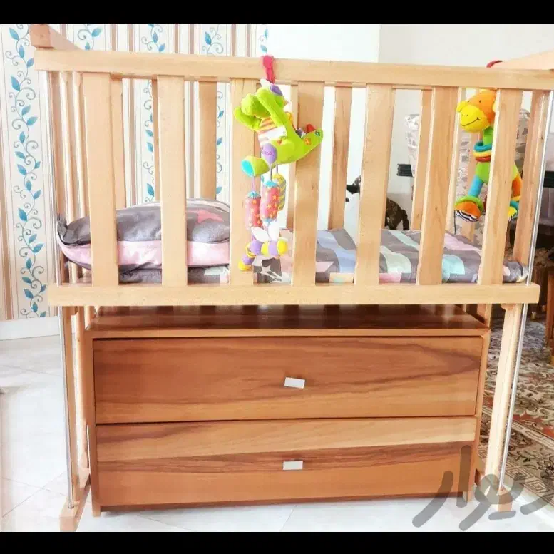 تخت و گهواره و دراور ننو کودک نوزاد تخت کنار مادر|تخت و صندلی بچه|تهران, تولید دارو|دیوار