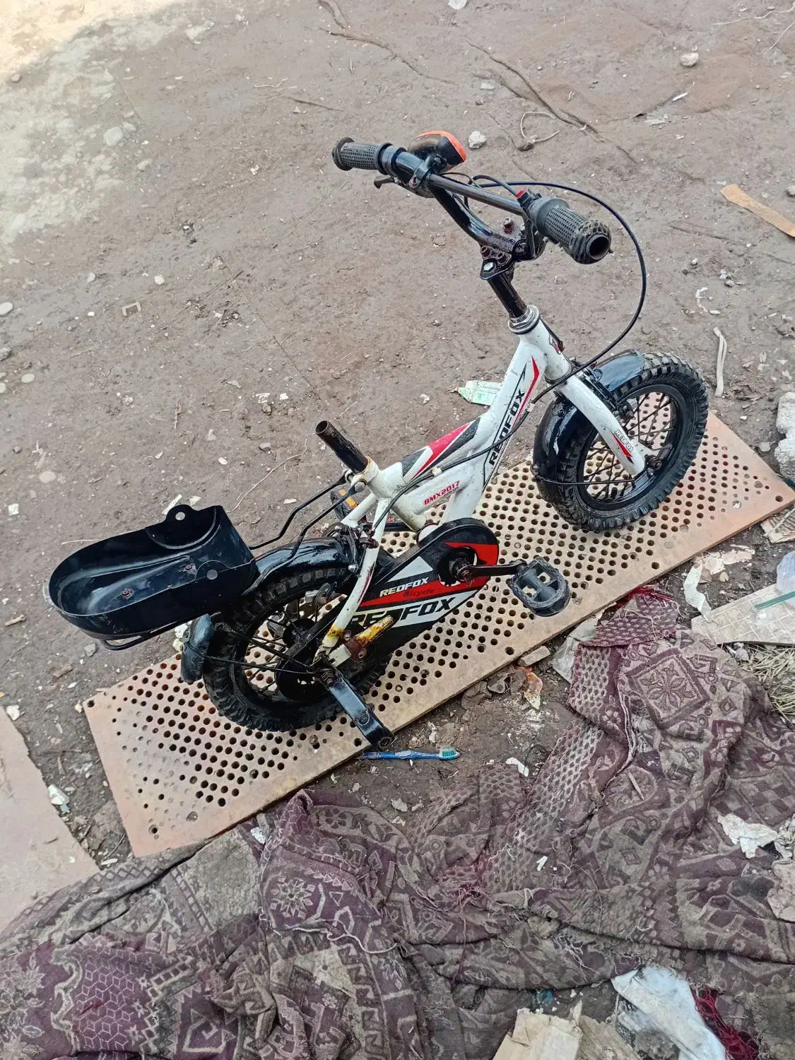 یک عدد دوچرخه  ۱۲  سالم|دوچرخه، اسکیت، اسکوتر|رشت, انصاری|دیوار