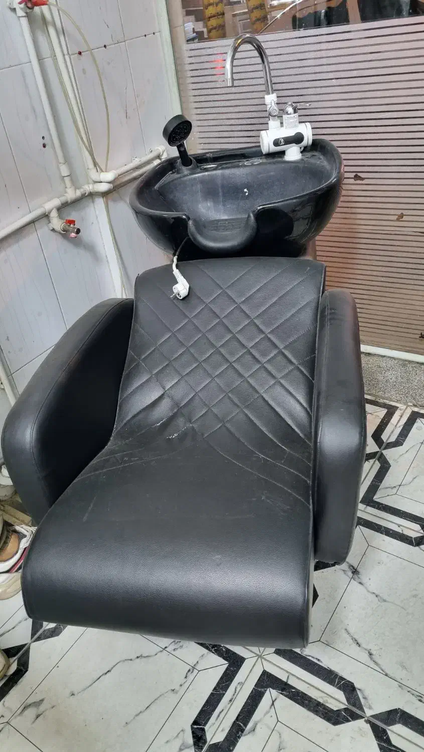 وسایل آرایشگاه|آرایشگاه و سالن‌های زیبایی|سنندج, |دیوار