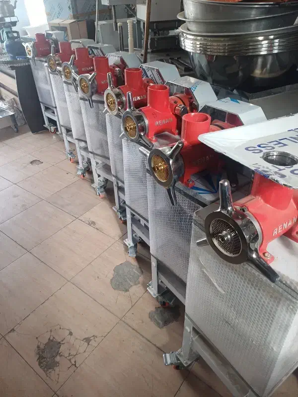 چرخ گوشت ۳۲ رومیزی و تسمه ای|کافی‌شاپ و رستوران|خمینی‌شهر, |دیوار