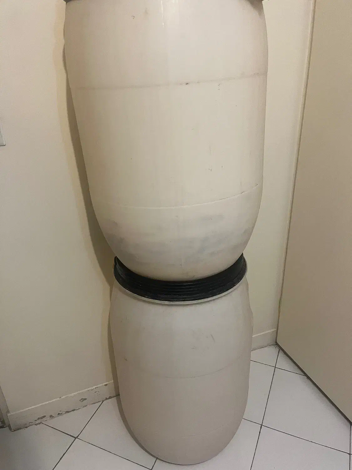 بشکه ۱۲۰ لیتری|ظروف نگهدارنده، پلاستیکی، یک‌بارمصرف|تهران, هروی|دیوار