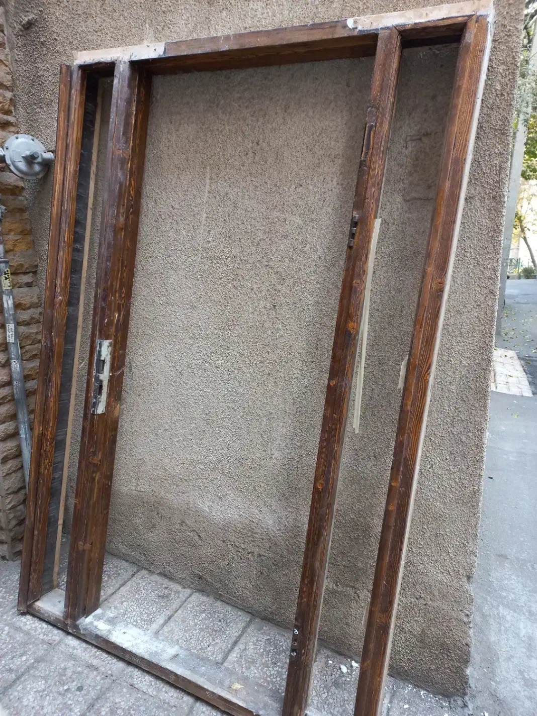 درب شیشه با قاب و فریم کاملا چوبی|مصالح و تجهیزات ساختمان|تهران, قلهک|دیوار