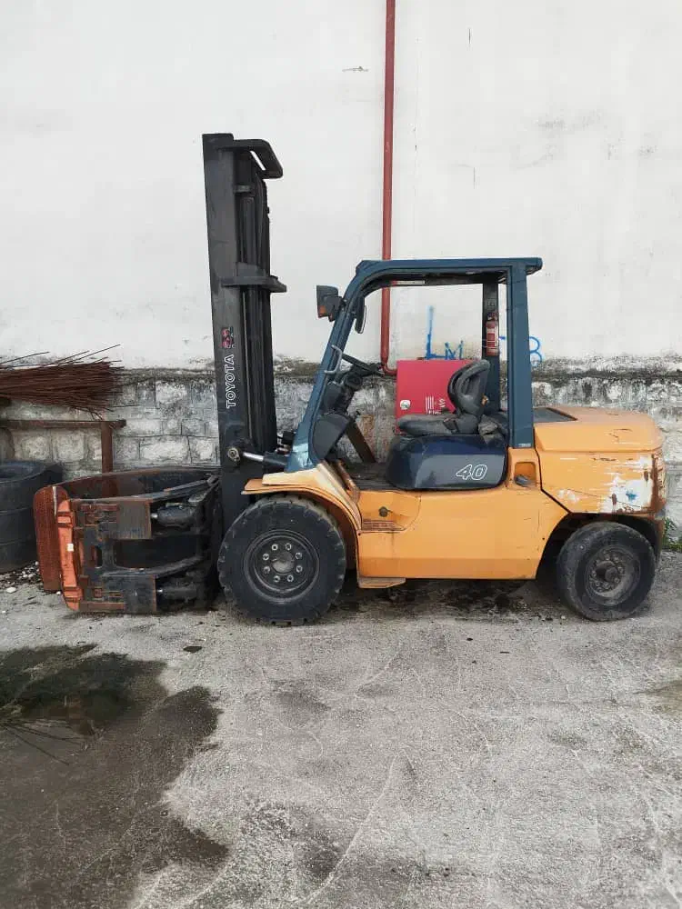 لیفتراک تویوتا ۴ تن دیزل|خودرو سنگین|گرمدره, |دیوار