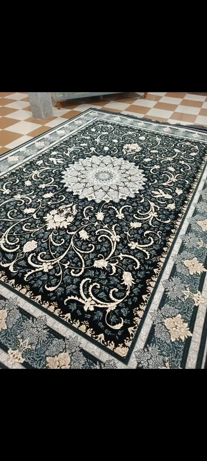 تعدادی فرش اصلی زیر قیمت|فرش|همدان, |دیوار