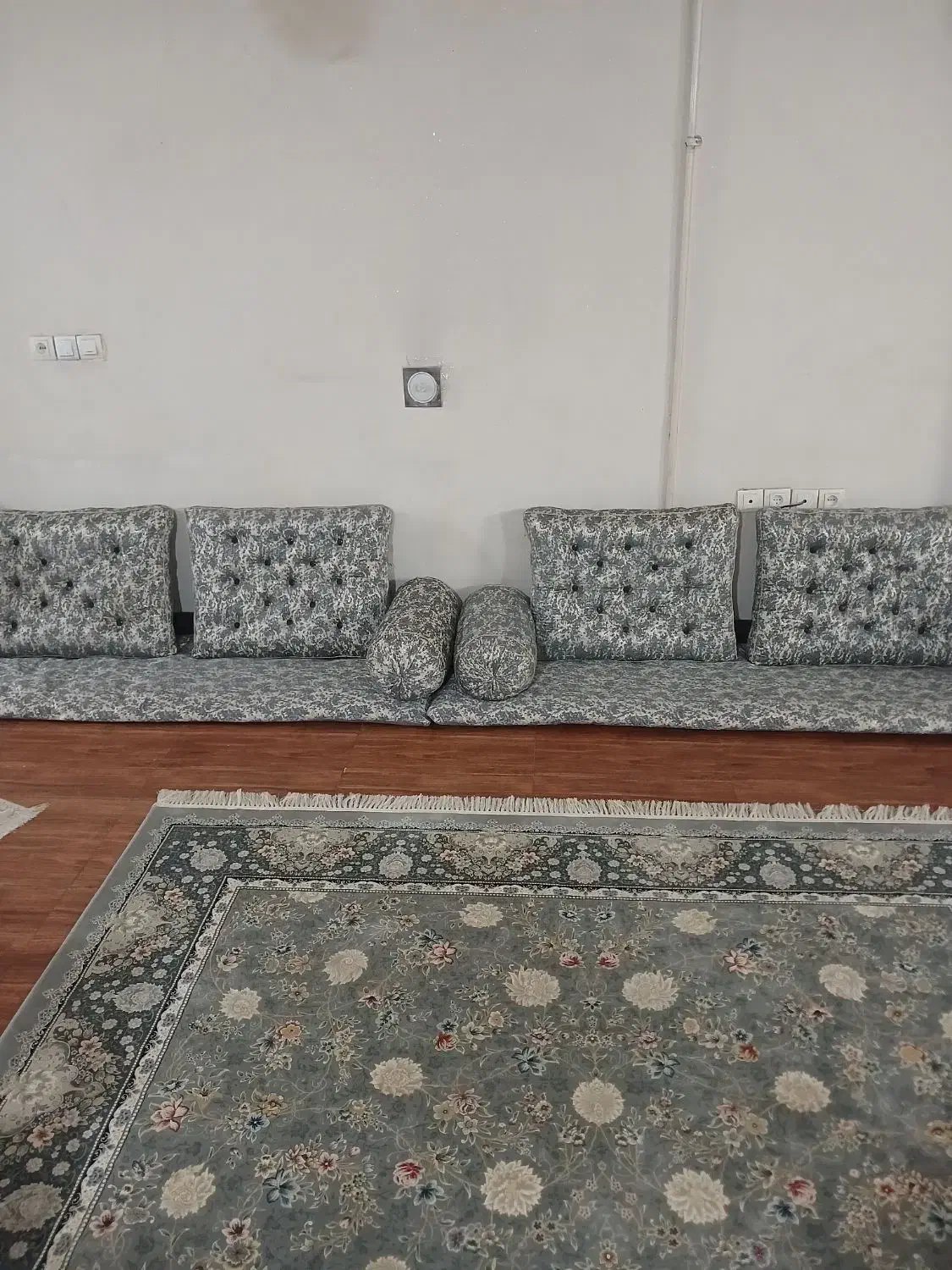 تشک و پشتی|پشتی|سیرجان, |دیوار