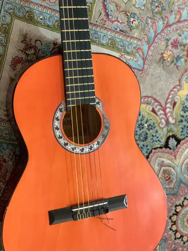 گیتار خوش صدا درحد نو با همراه کاور|گیتار، بیس، امپلیفایر|زاهدان, |دیوار