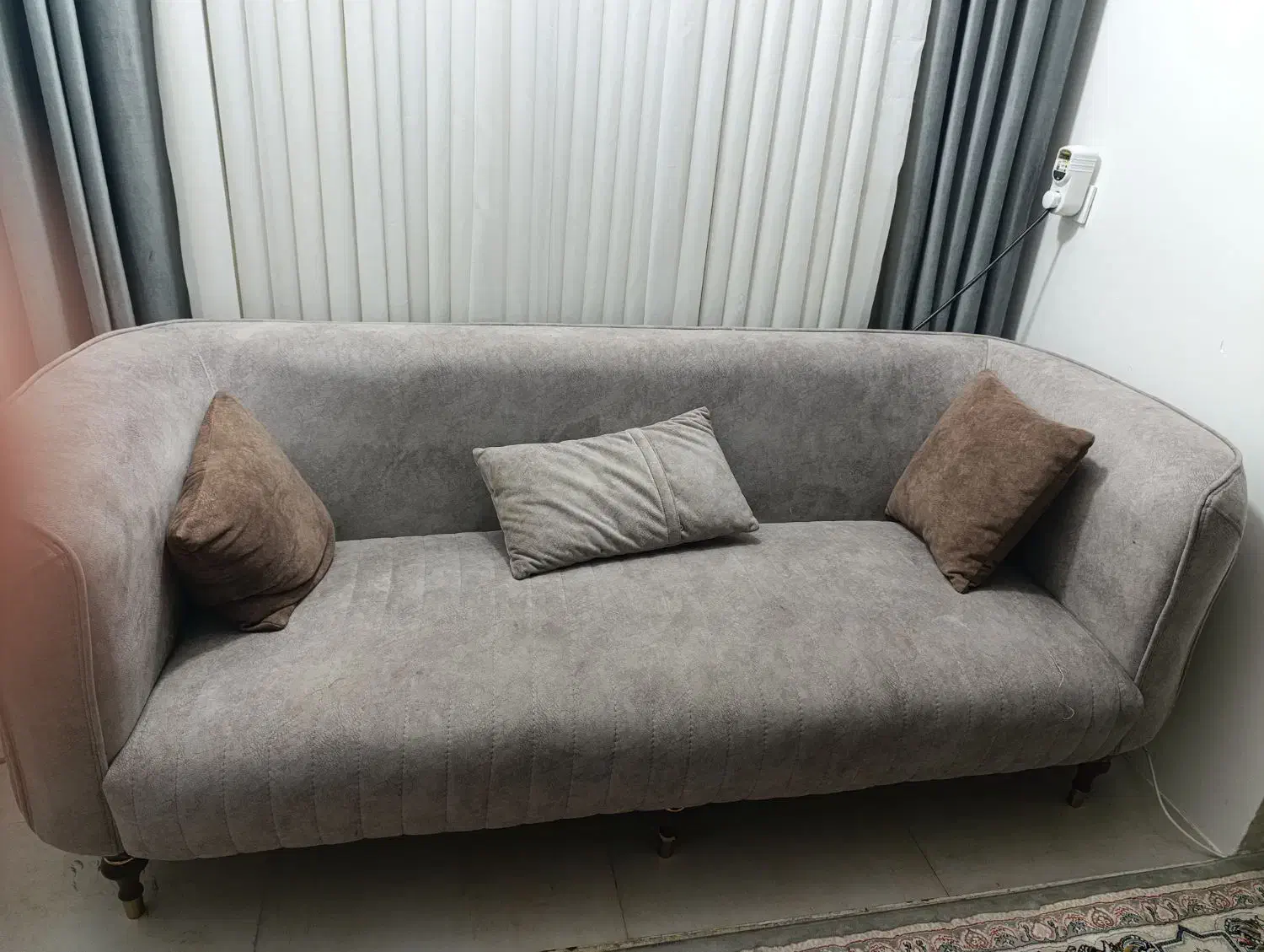 مبل ۴ نفره|مبلمان خانگی و میز عسلی|میناب, |دیوار