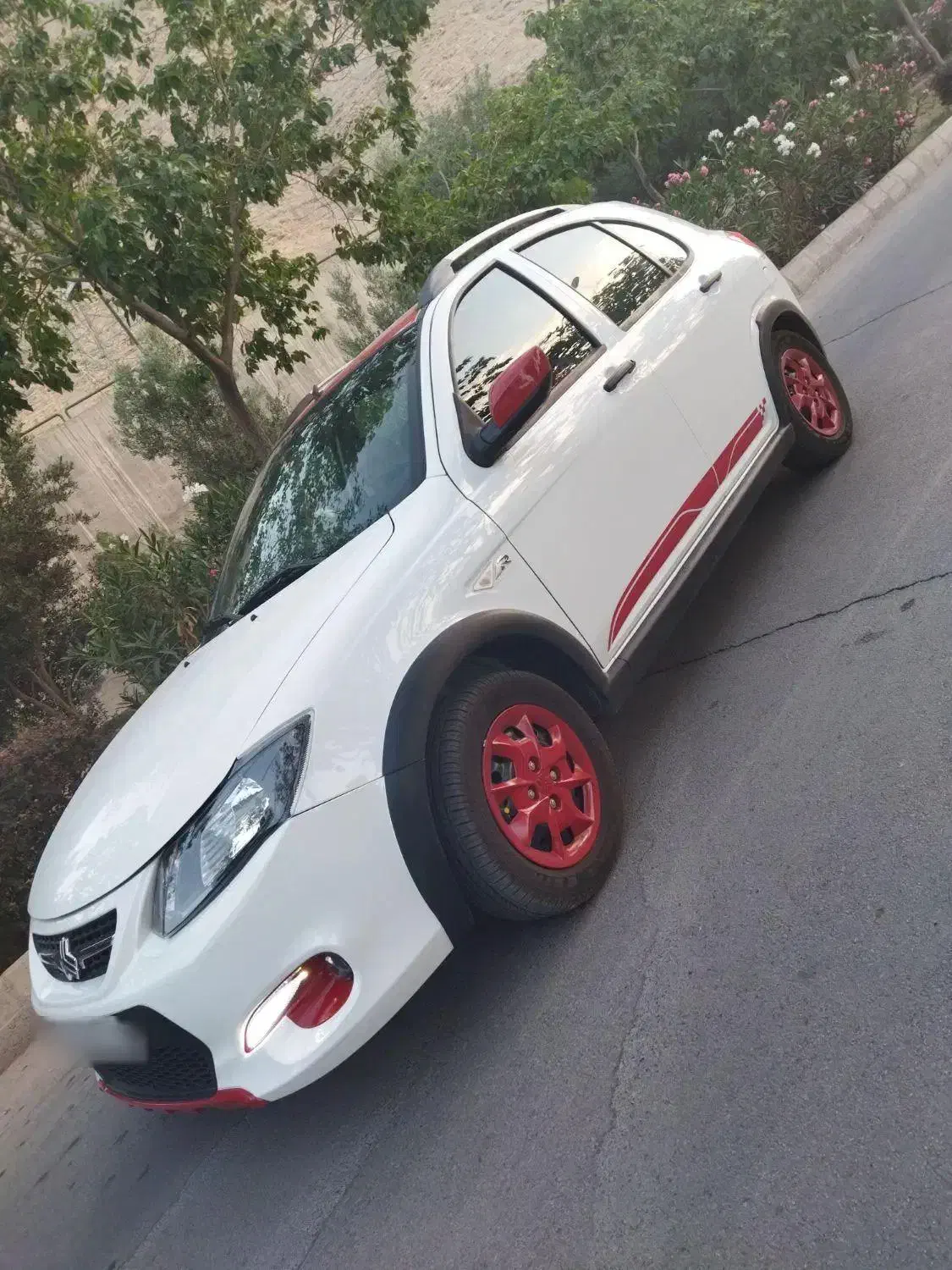 کوییک ار ۴۰۲ مشابه صفر سفید قرمز|خودرو سواری و وانت|اصفهان, کشاورزی|دیوار