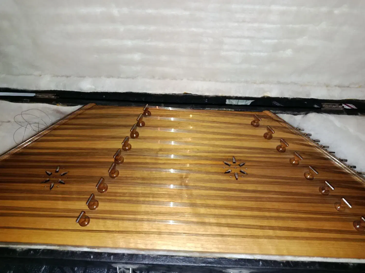 سنتور مبتدی|سازهای سنتی|قم, قلعه یزدیها|دیوار