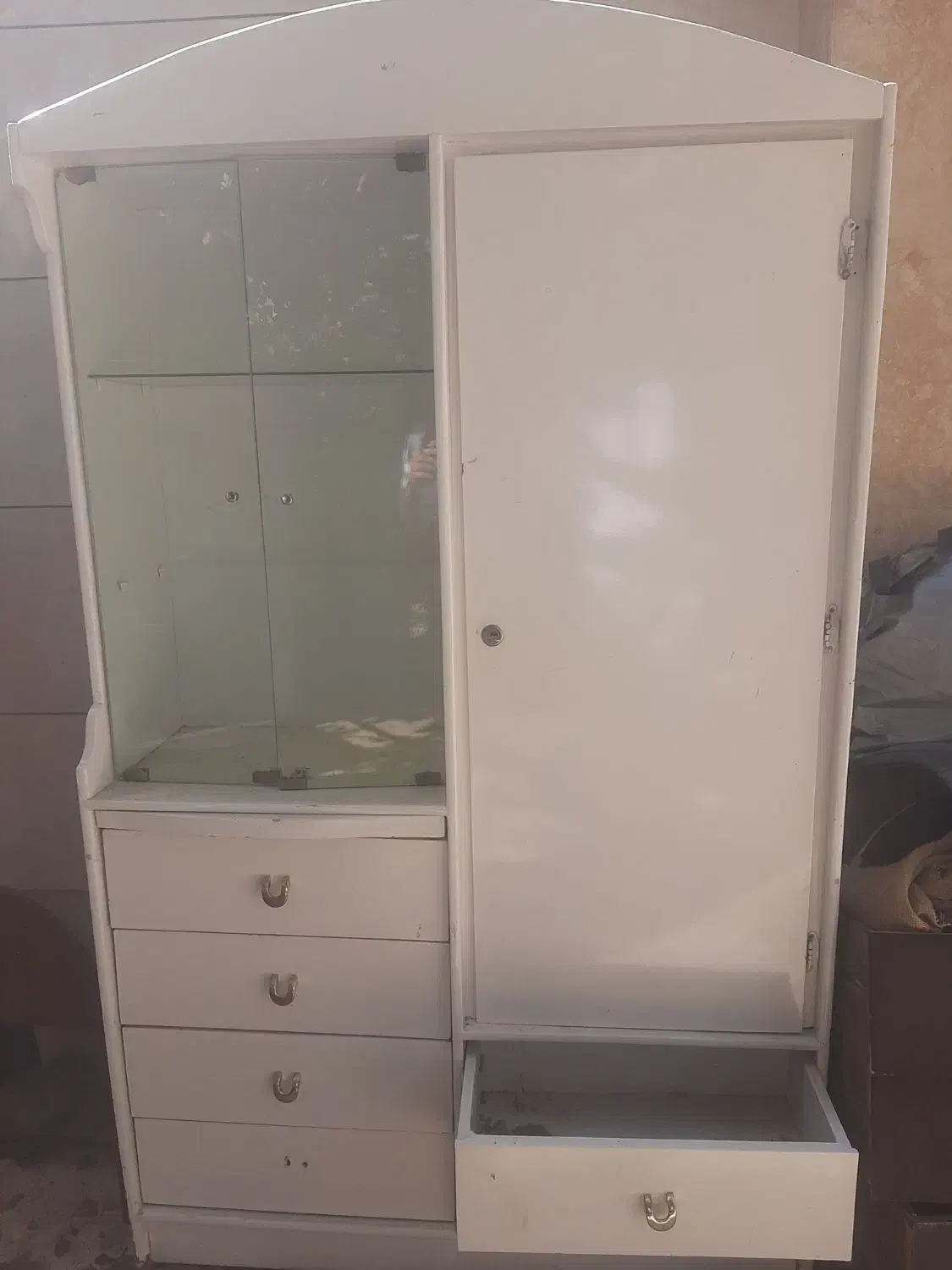 کمد لباسی|جاکفشی، کمد، دراور|شیراز, فرهنگ شهر|دیوار