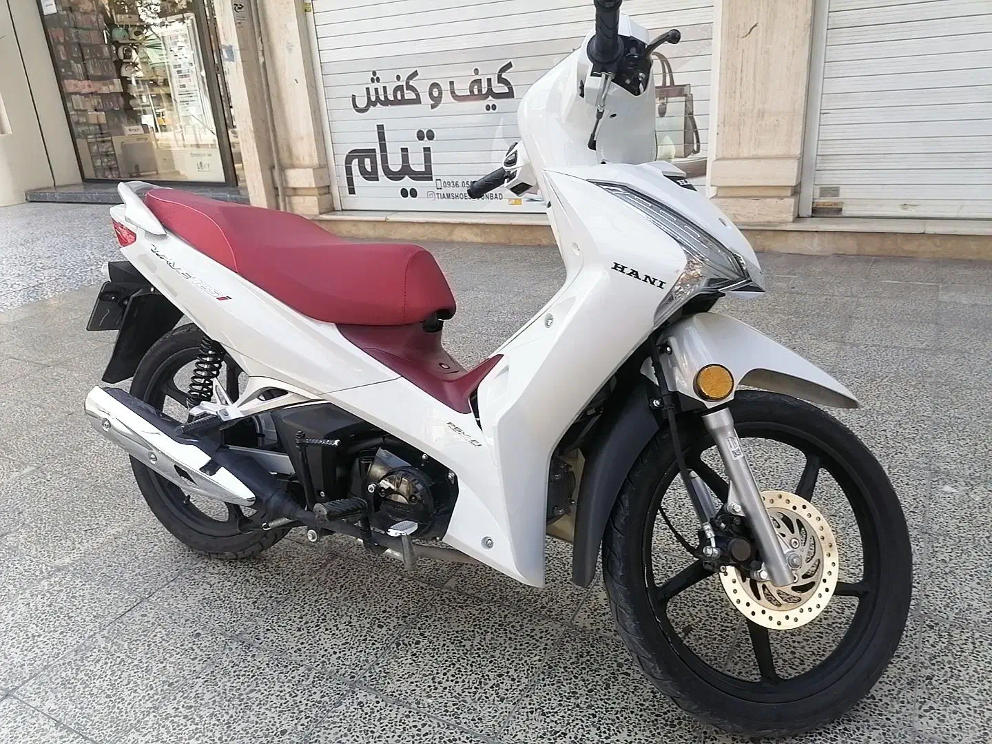 بی کلاج هانی اتاق تایلند 403|موتورسیکلت|گنبد کاووس, |دیوار