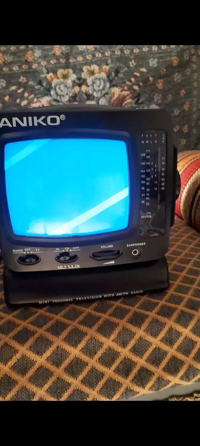 تلویزیون کوچک قدیمی|تلویزیون و پروژکتور|رباطکریم, الارد|دیوار