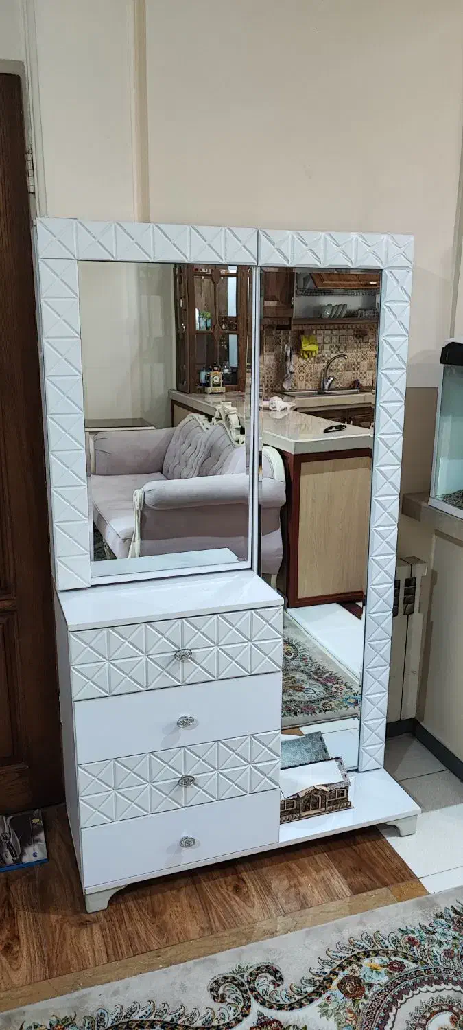 کمد آرایشی * سالم و نو * بسیار تمیز|مبلمان خانگی و میز عسلی|تهران, پرواز|دیوار