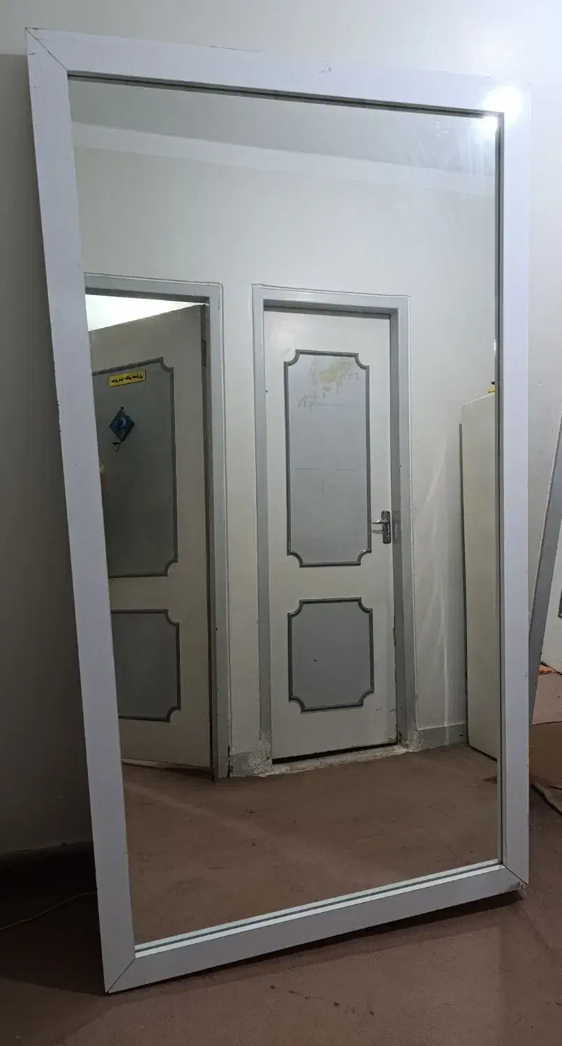 دو عدد آینه|آینه|شوشتر, |دیوار