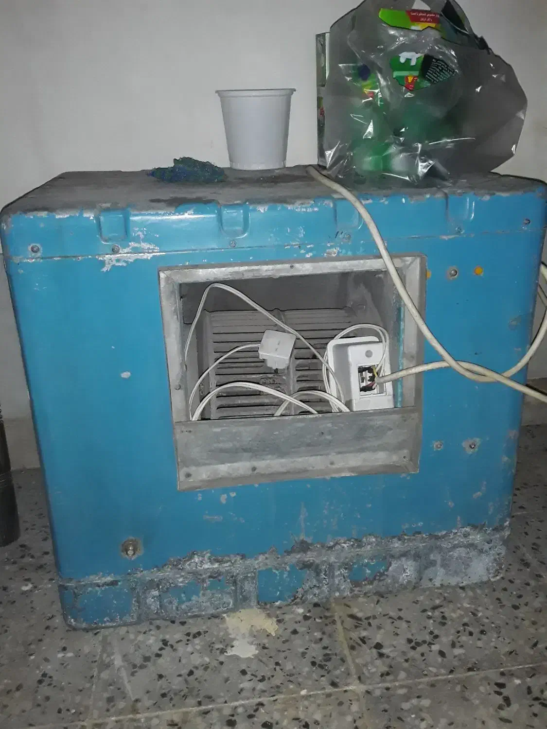 کولر ابی|کولر آبی|بروجرد, |دیوار