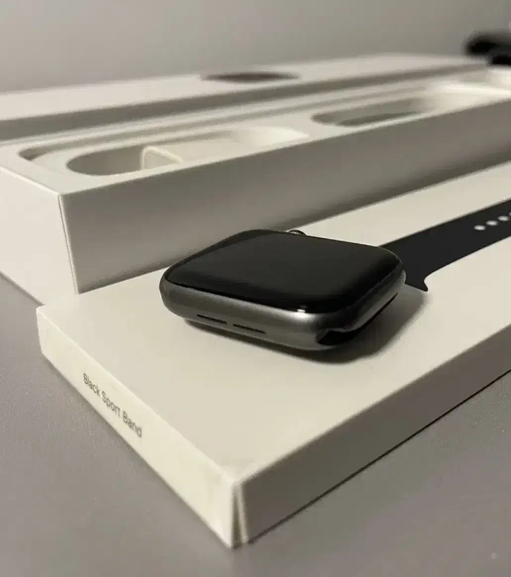 اپل واچ سری ۵|لوازم جانبی موبایل و تبلت|یزد, |دیوار