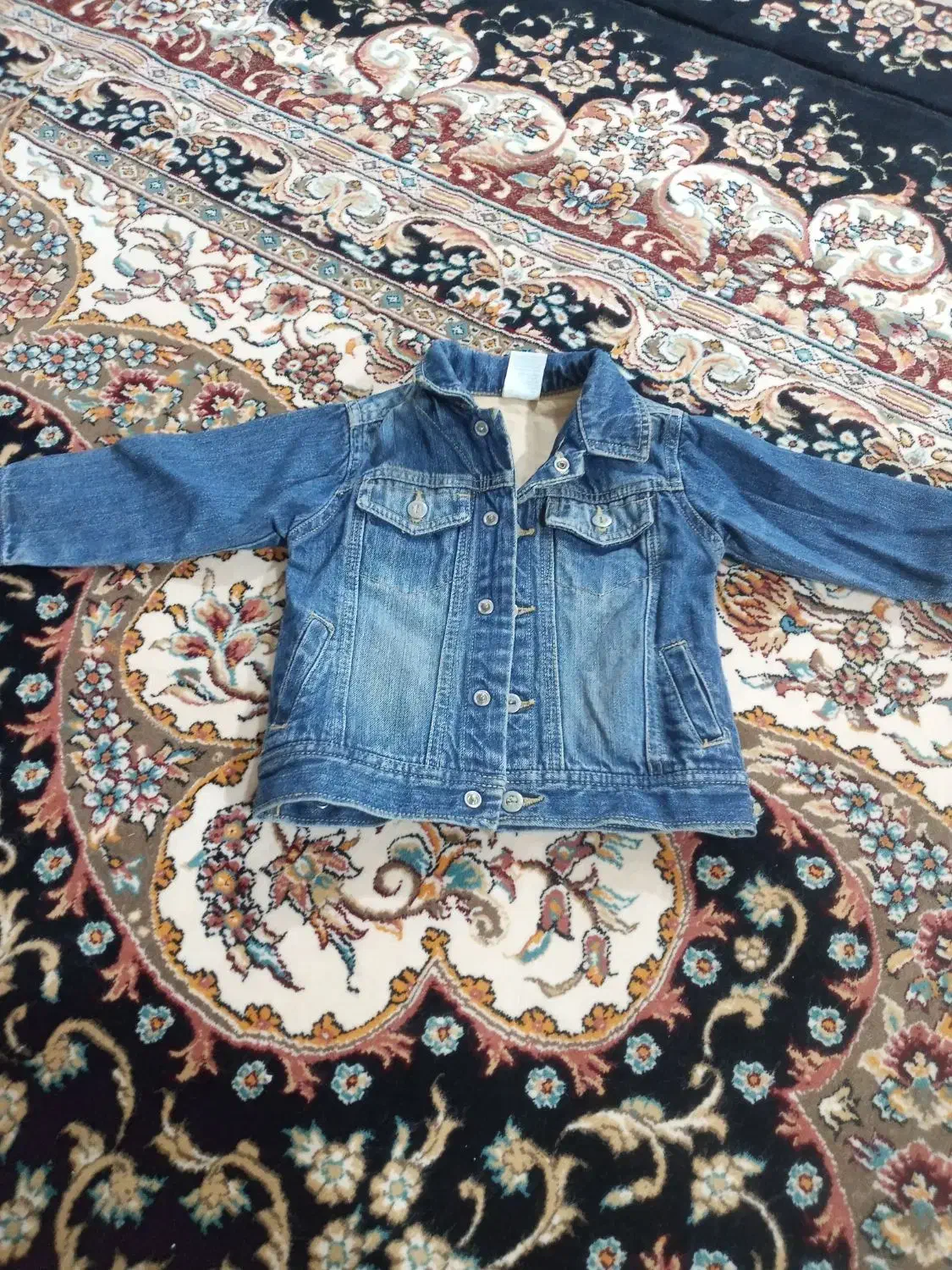 لباس|کفش و لباس بچه|یاسوج, |دیوار