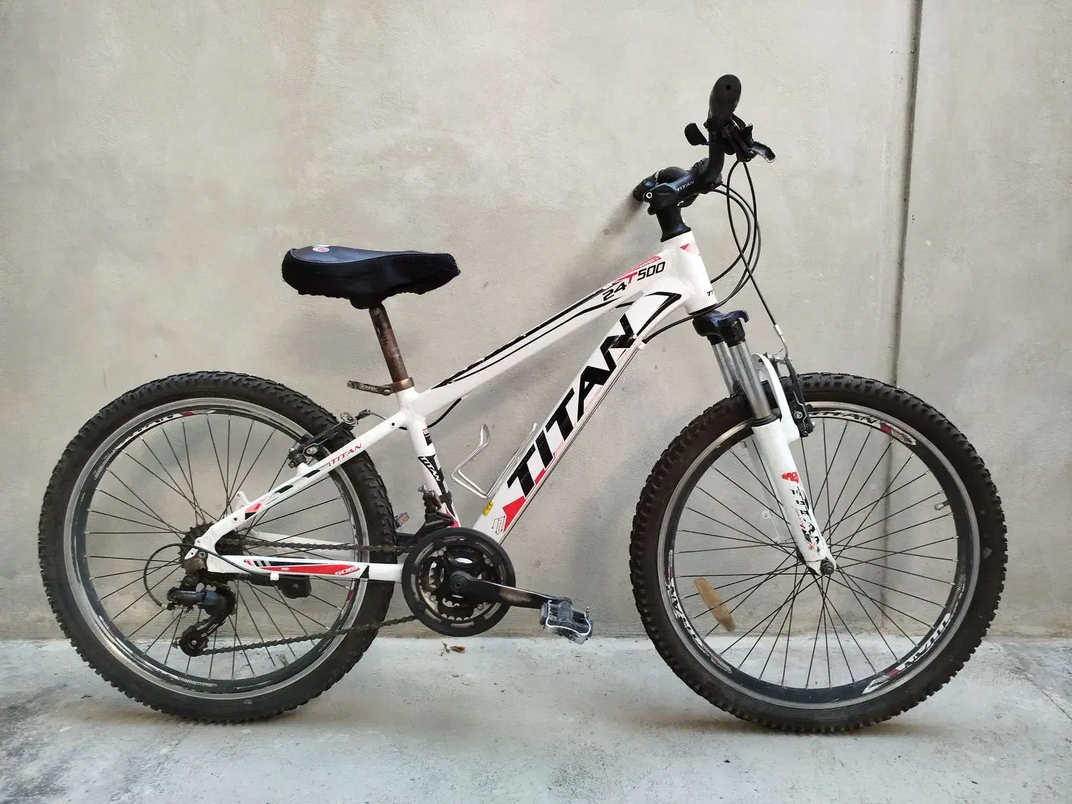 دوچرخه|اسباب‌بازی بچه|سراب, |دیوار