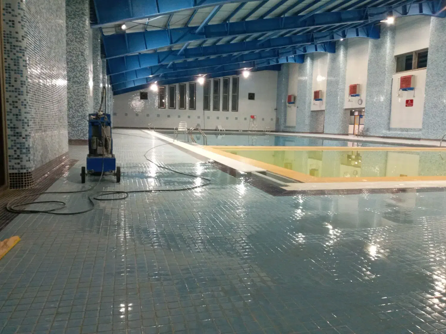 خدمات کف سابی سنگ بتن وموزائیک ساب مدرن|خدمات نظافت|شهرکرد, |دیوار