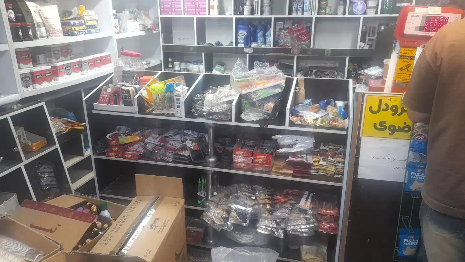 قفسه و ویترین MDF|فروشگاه و مغازه|شاهرود, |دیوار