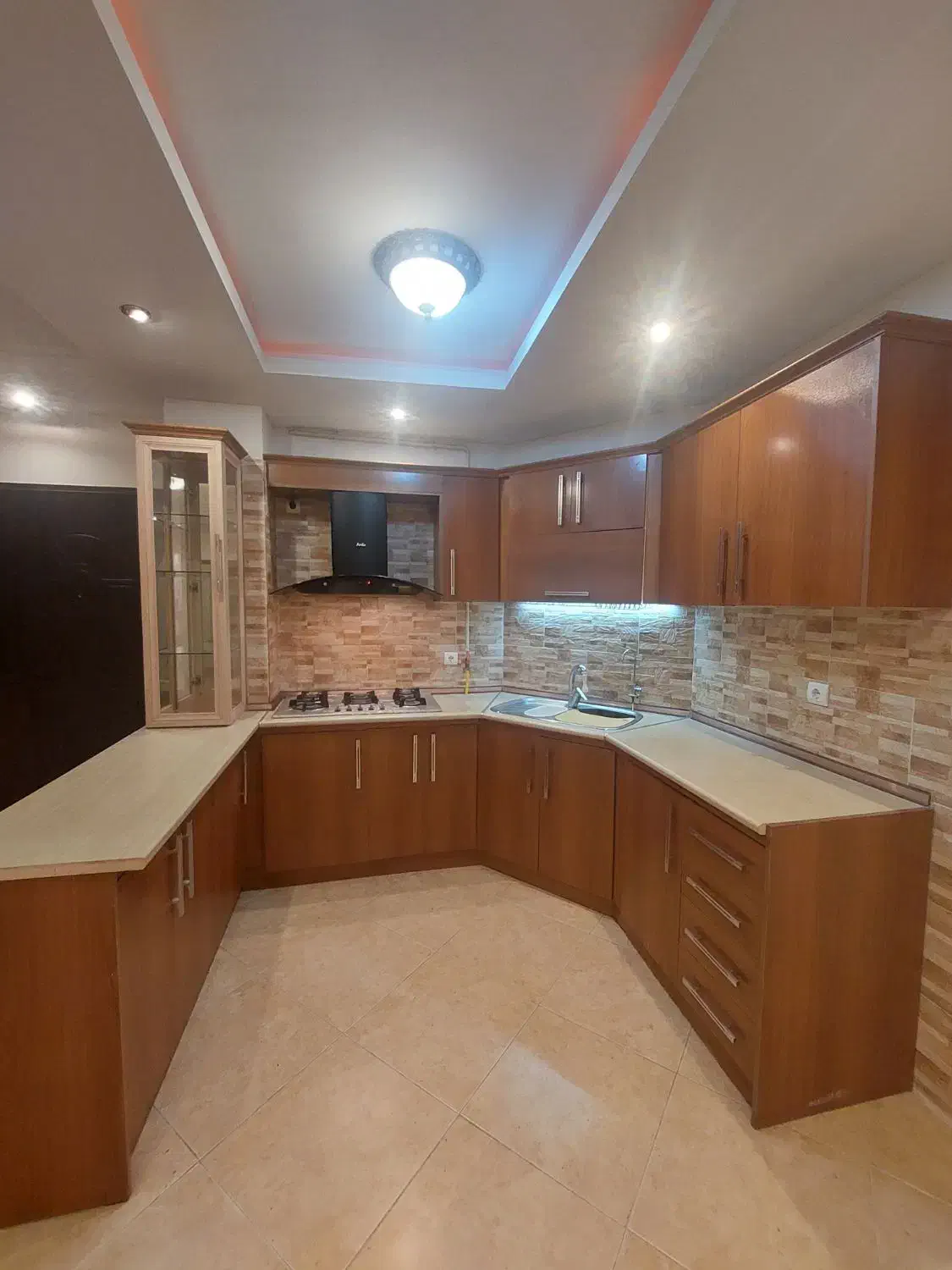 اجاره آپارتمان ۷۰ متری با ویو کامل دریا|اجارهٔ آپارتمان|بندر انزلی, آخرخط|دیوار