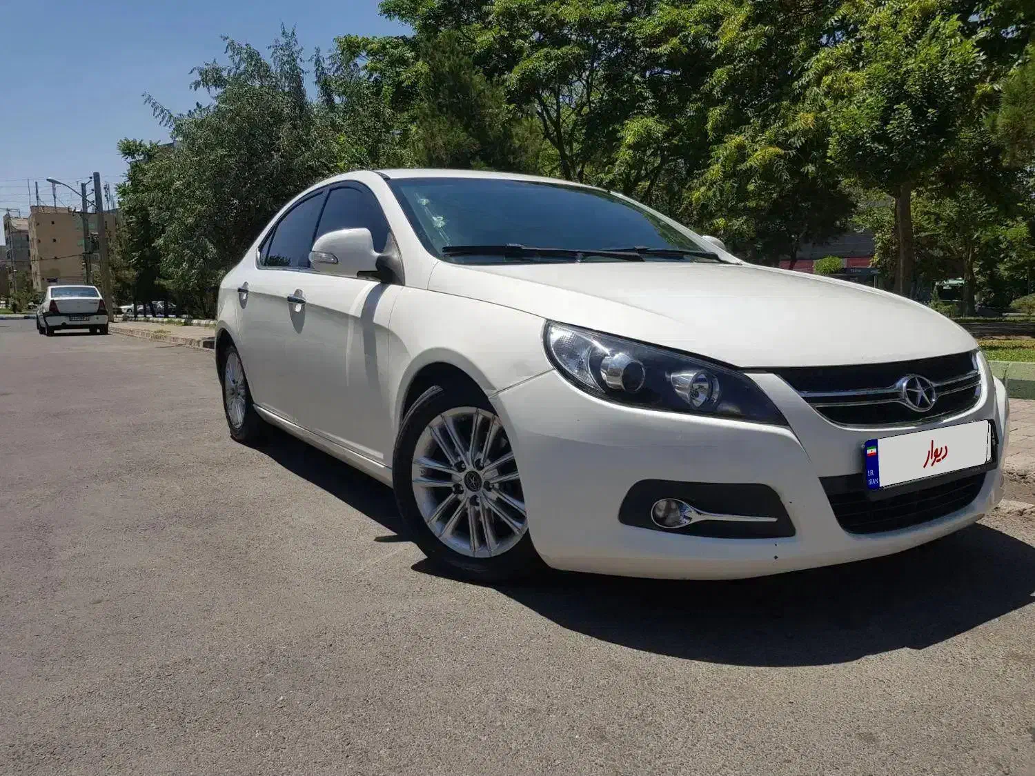 جک j5 اتومات تمیز و بدون ریالی خرج|خودرو سواری و وانت|تبریز, |دیوار