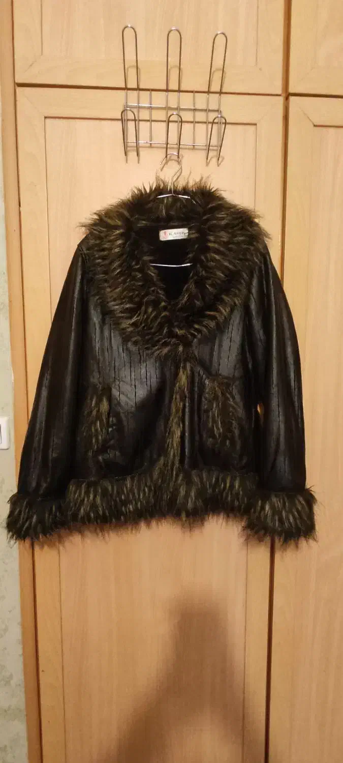 کاپشن چرم اصل(تصمینی)|لباس|ساری, |دیوار